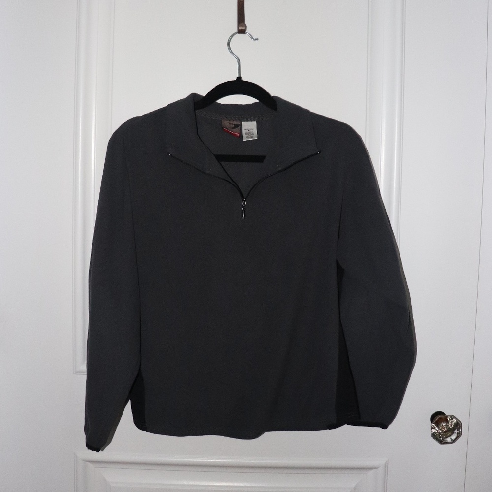 Charcoal Fleece Pullover | Warm Outdoor Quarter-Zip